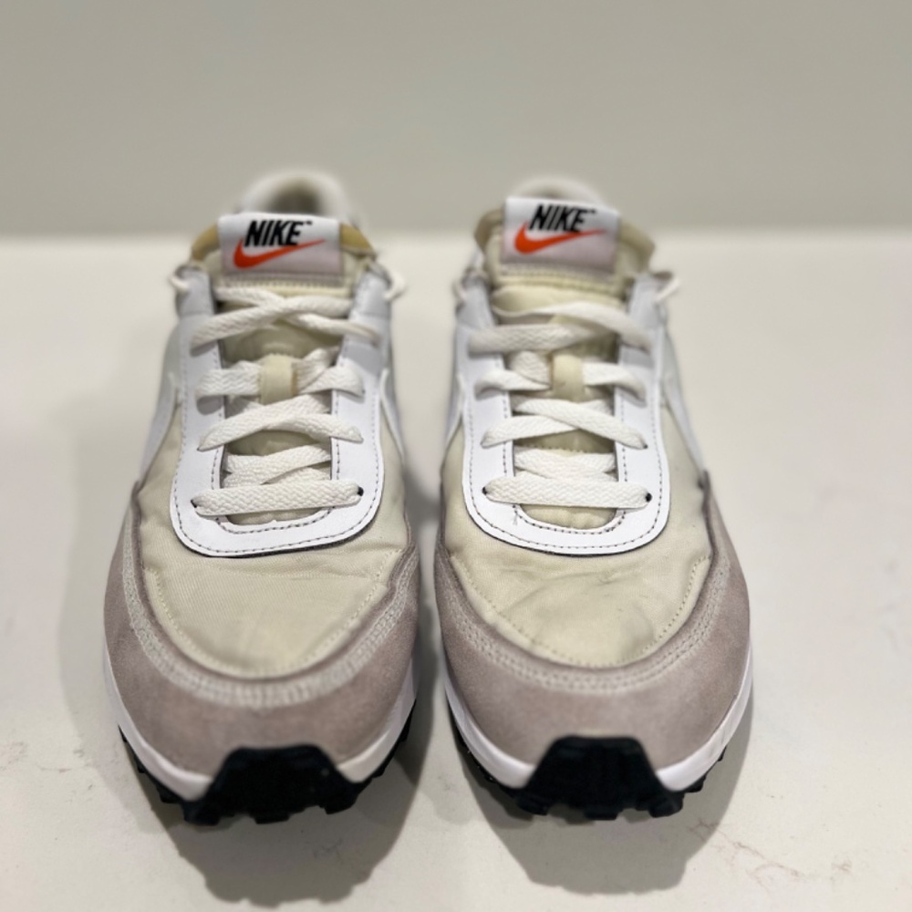 Nike Waffle Debut Running Shoes - Picture 3 of 9